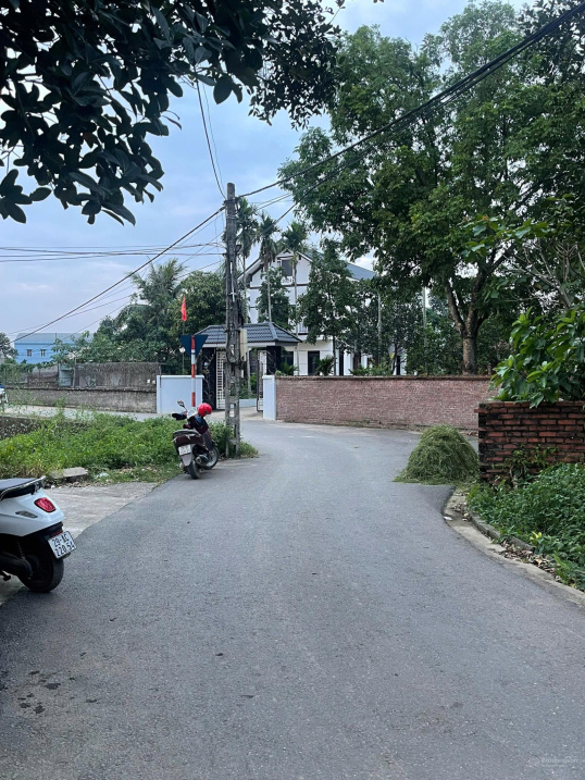 Bán nhanh lô đất Phú Cát, vị trí sáng giá gần Metro 5, đường ôtô thuận tiện, phù hợp đầu tư