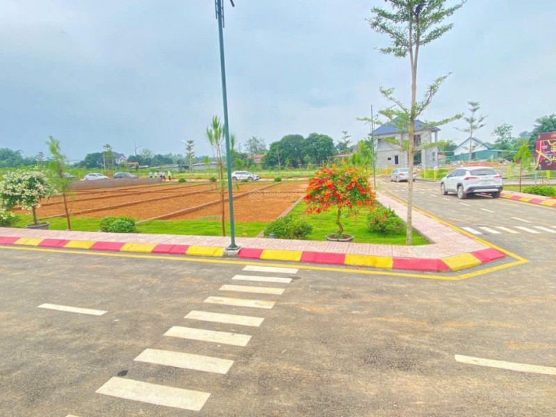 Cần bán 100m hàng F0 xã phú cát Hoà Lạc , cạnh nhà máy in tiền,Đh quốc gia ,Đh FPT giá 2,5tỷ