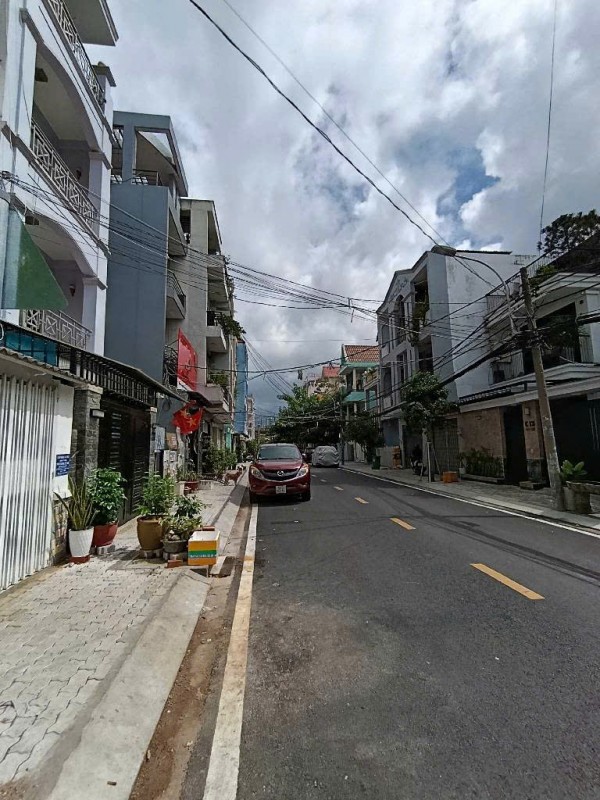 Quận 7, Ngay cầu Phú Mỹ. 4x18m. Đường 12m. Chỉ 11 tỷ 6. Bán Gấp