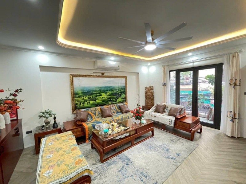 Bán gấp căn nhà mặt phố Triệu Việt Vương – mặt tiền 17m – đã xây 7 tầng thang máy – 70m2 – chỉ 69.5