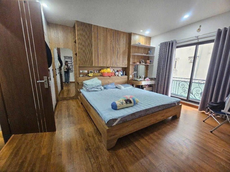 NHÀ MỚI PHÚC LỢI LONG BIÊN -5 TẦNG - LÔ GÓC - 41M2.  HƠN 7 x- OTO ĐỖ GẦN - SÁT VINHOME -