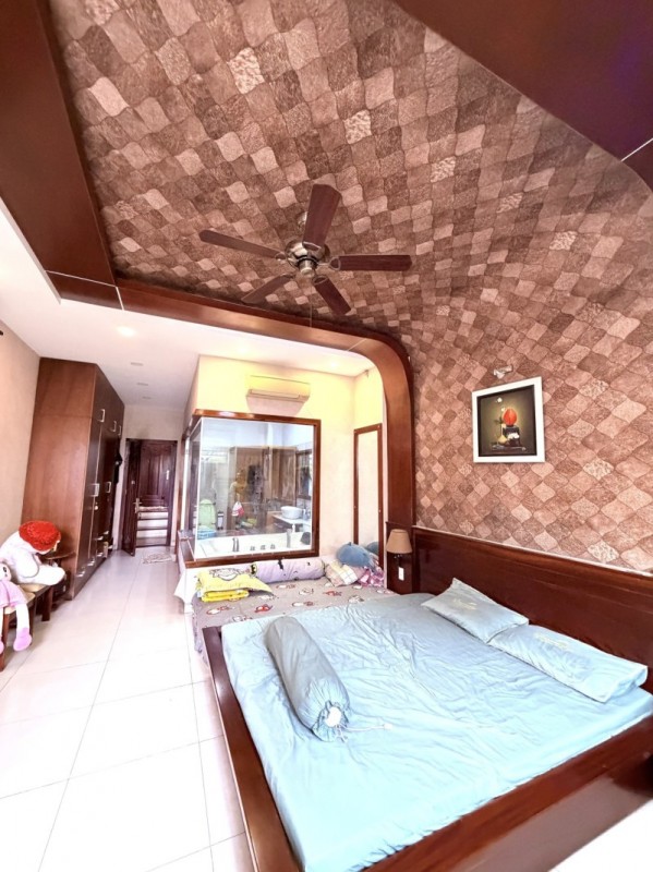 Bán nhà Mặt tiền Trần Thủ Độ - gần Văn Cao, Nguyễn sơn, 4,4x18m, 4 Tầng, 4PN,  chỉ 12,9 Tỷ.