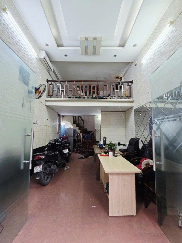 CÓ NHỮNG CĂN NHÌN RẤT BÌNH THƯỜNG… CHO TỚI KHI BIẾT CHỦ ĐANG THU TIỀN THẾ NÀO