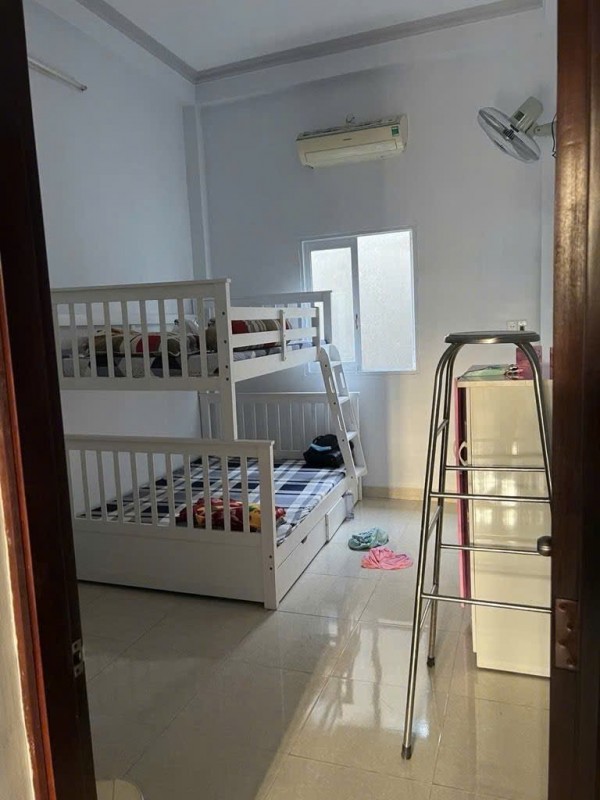 Bán nhà sát mặt tiền đường trước nhà thông ngang 4m 

DT NGANG 3.6 DÀI 13 M ĐÚC BT CÓ HƠN 4D