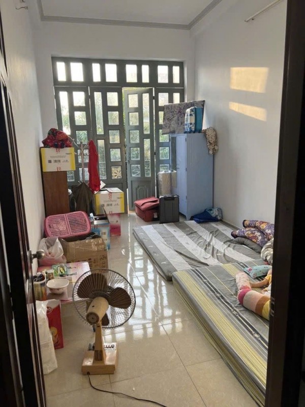 Bán nhà sát mặt tiền đường trước nhà thông ngang 4m 

DT NGANG 3.6 DÀI 13 M ĐÚC BT CÓ HƠN 4D