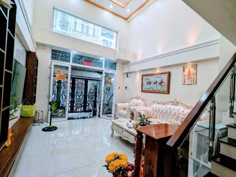 Bán nhà 4 tầng hẻm xe hơi gần Phú Mỹ Hưng, sổ hồng riêng hoàn công đầy đủ