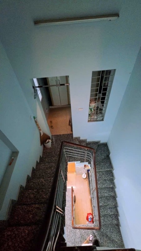 BÁN NHÀ VĨNH PHÚC -BA ĐÌNH - 5TẦNG Ở NGAY - CÁCH 70m RA PHỐ -GẦN TRƯỜNG CHỢ , BÃI ĐỖ Ô TÔ