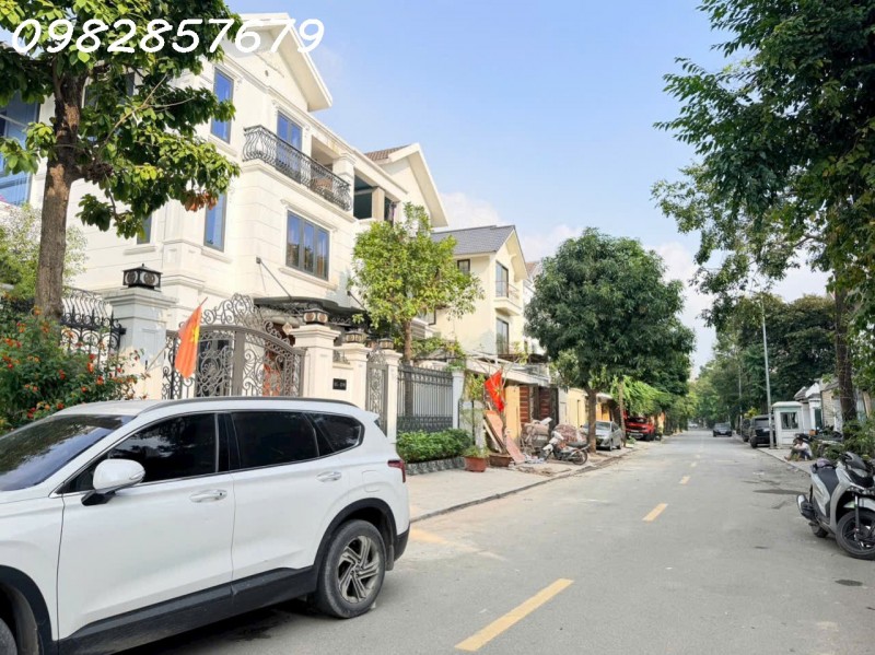BÁN BIỆT THỰ RẺ NHẤT HÀ NỘI, RẺ NHẤT HÀ ĐÔNG DT 216M2 NHÀ HOÀN THIỆN CÓ THANG MÁY GIÁ 37 TỶ