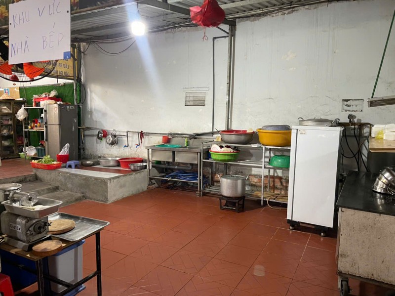 Bình Chánh SANG QUÁN NHẬU S/VƯỜN 500 m2 GIÁ : 159 tr ,  Có 7 – 10 phòng, Tel : 0336545468 (