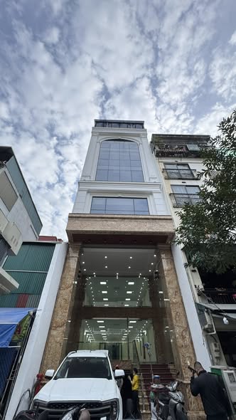 (Chính chủ) bán tòa VP mặt phố Đại La đã xây 9 tầng 1 hầm thang máy, 270m2, mặt tiền 6.3m, chỉ 164