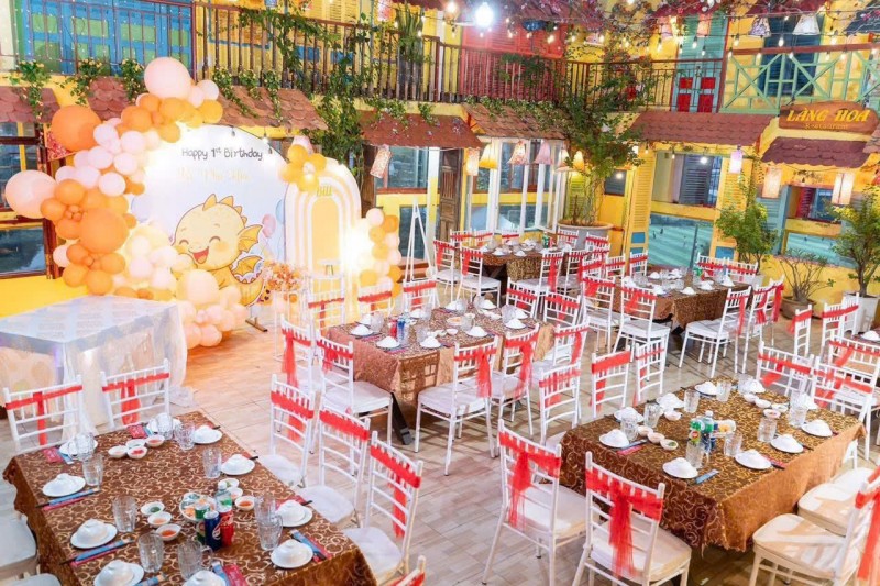 Gò Vấp ! SANG NHƯỢNG GẤP NHÀ HÀNG LÀNG HOA , Vị trí đắc địa: MT đường bờ kè kv sầm uất, Tel : 
