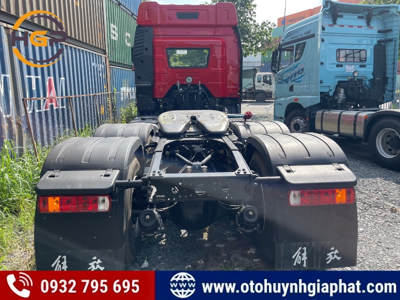 Xe đầu kéo FAW J6P máy 375Hp siêu tiết kiệm nhiên liệu