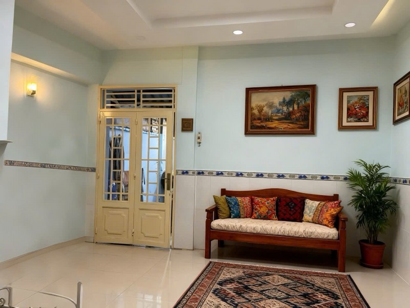 Bán nhà Sát mặt tiền Hoàng Diệu Q4 
HƠN 3 Đ CẠNH Q1