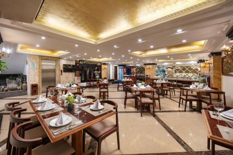 (Chính chủ) bán tòa khách sạn mặt phố Cửa Bắc đã xây 12 tầng 56 phòng, mặt tiền 6.8m, 218 tỉ
