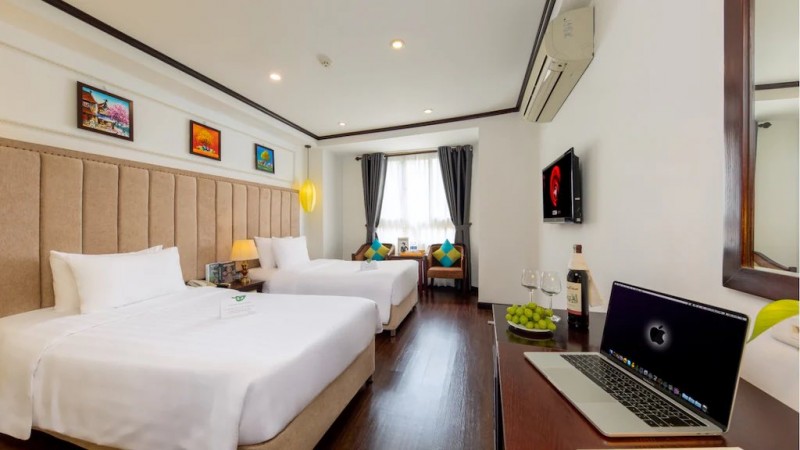 (Chính chủ) bán tòa khách sạn mặt phố Cửa Bắc đã xây 12 tầng 56 phòng, mặt tiền 6.8m, 218 tỉ