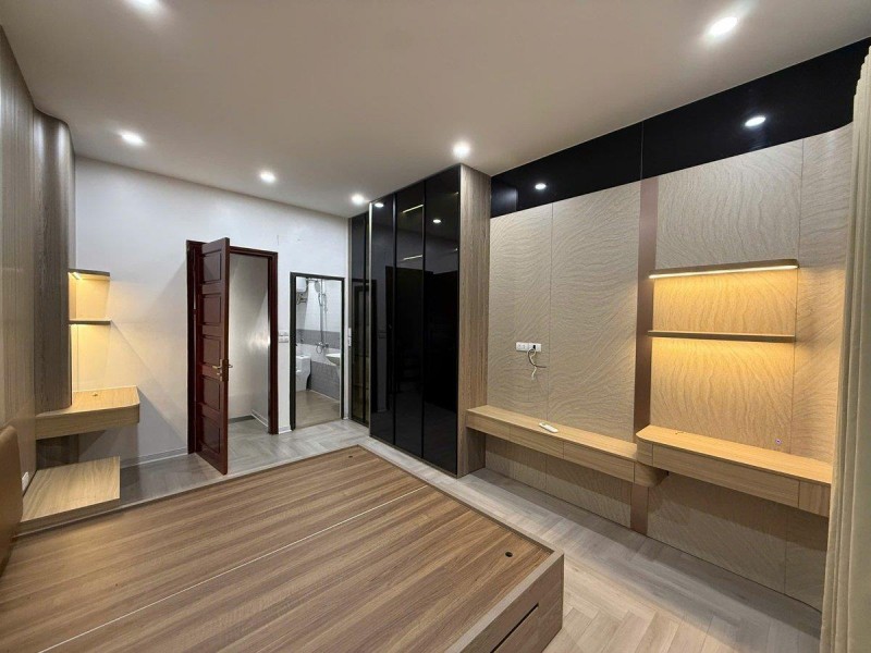 TRUNG TÂM ĐÔNG ĐA - PHỐ NGUYỄN LƯƠNG BẰNG-  5 TẦNG FULL NỘI THẤT - CÁCH 0T0 60M