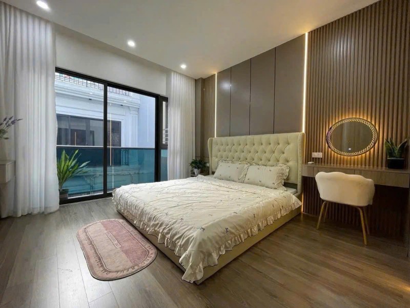 Nhà dân xây Ngọc Thuỵ 40M,6 tầng thang máy, ô tô đỗ cổng,nở hậu,full NT.Nhỉnh 10 tỷ