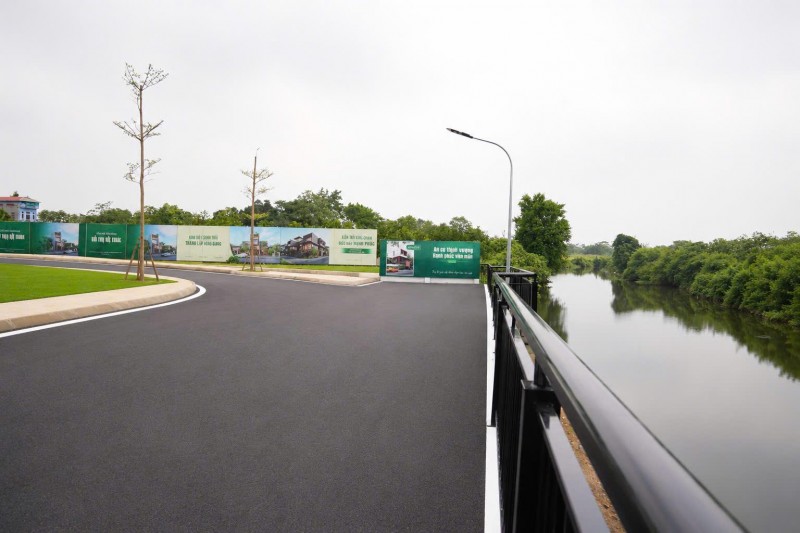 Bán mảnh đất 100m2, mặt tiền 6,92m, tai trục chính đường rộng 30m  nối ra khu công nghệ cao Hoà