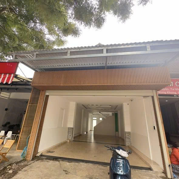 Cho thuê nhà ngyên căn 5 phòng mặt đường Xô Viết Nghệ Tĩnh P6 Đà Lạt