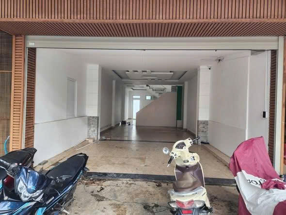 Cho thuê nhà ngyên căn 5 phòng mặt đường Xô Viết Nghệ Tĩnh P6 Đà Lạt
