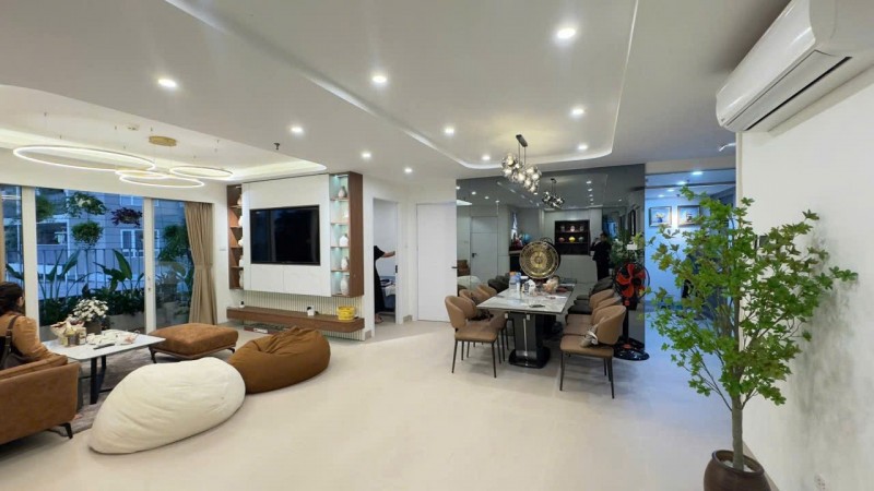 Bán Nhà Quan Hoa, Cầu Giấy – 50M2 – 5 TẦNG – LÔ GÓC –GIÁ TỐT –NHÀ ĐẸP LONG LANH - FULL NỘI THẤT XỊN