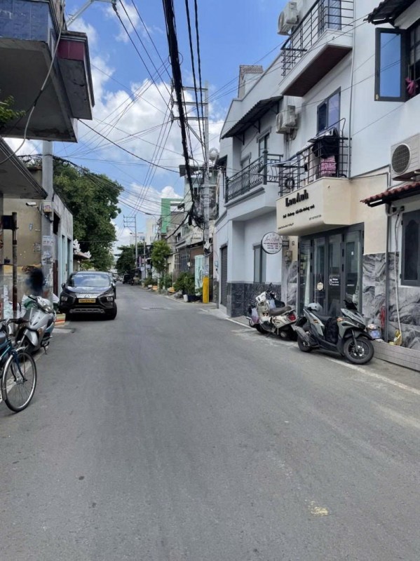 Bán nhà hẻm 8m Đình Tân Khai - giao Hương lộ 2, 22x21m, 2 Tầng- có 28 CHDV, chào 26 Tỷ.
