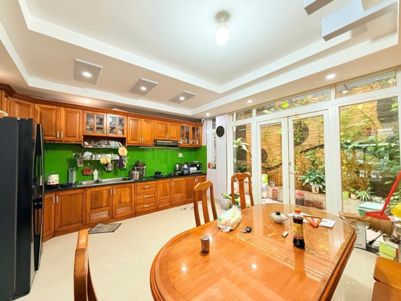 Bán nhà mặt tiền đường 494, Tăng Nhơn Phú A, Q9, Thủ Đức, TP HCM. DT 105m2 , 4 tầng, giá 14.9 tỷ.