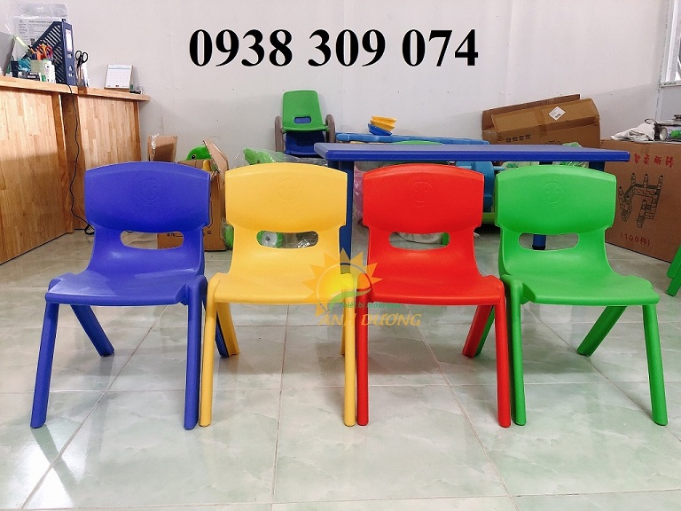 Ghế nhựa mầm non,ghế gỗ mầm non,ghế nhựa có tay vịn nhà trẻ