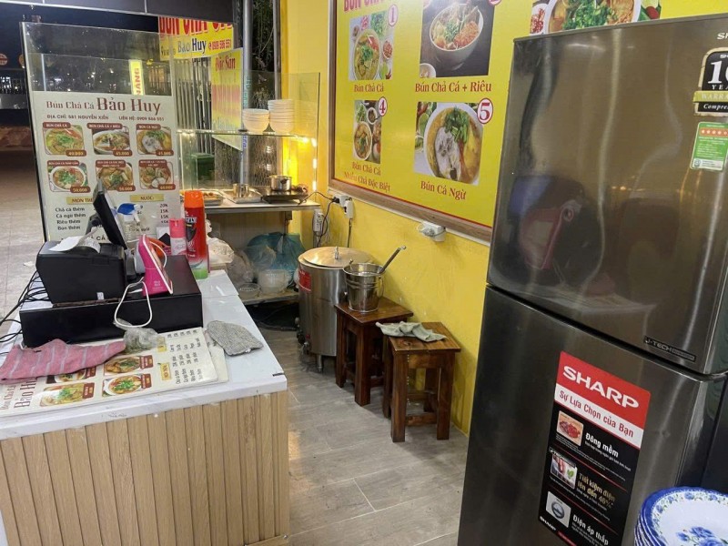 Quận 9  ! SANG QUÁN BÚN CÁ HOẶC SANG MẶT BẰNG, NGAY NGÃ BA ĐỐI DIỆN CỔNG VINHOME Gs103, Tel :