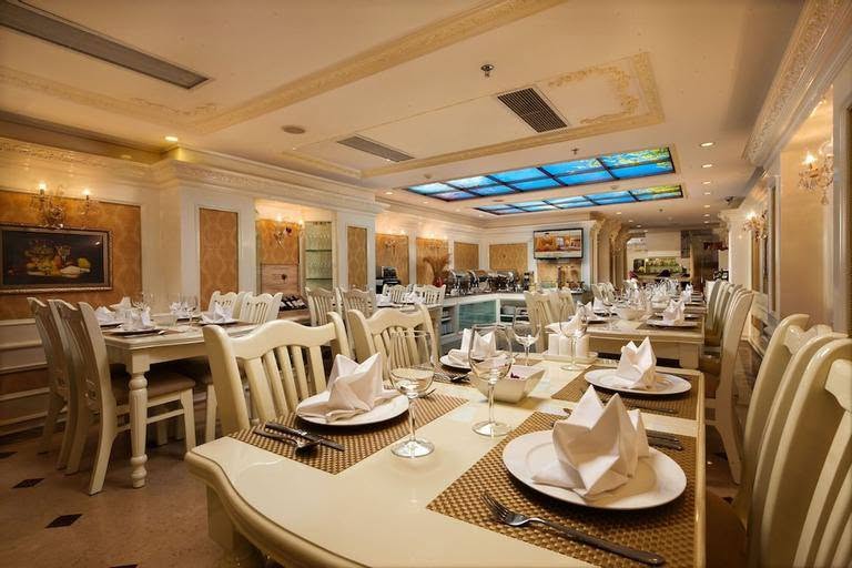 (Chính chủ) bán tòa khách sạn mặt phố Phó Đức Chính đã xây 12 tầng 56 phòng, mặt tiền 6.8m, 218 tỉ