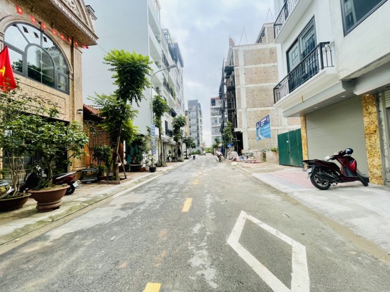 Ngọc thụy cạnh công viên Long Biên 11 tỷ 60m ô tô vỉa hè cạnh nhà