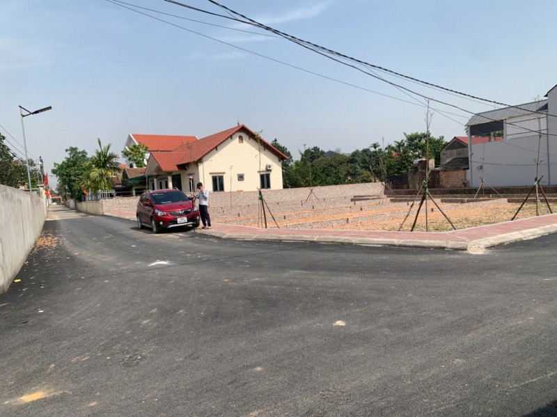 BÁN ĐẤT LÔ GÓC SÓC SƠN - MẶT TIỀN QUYỀN LỰC 28M - ĐƯỜNG NHỰA Ô TÔ TRÁNH - GIÁ CHỈ 4.7 TỶ