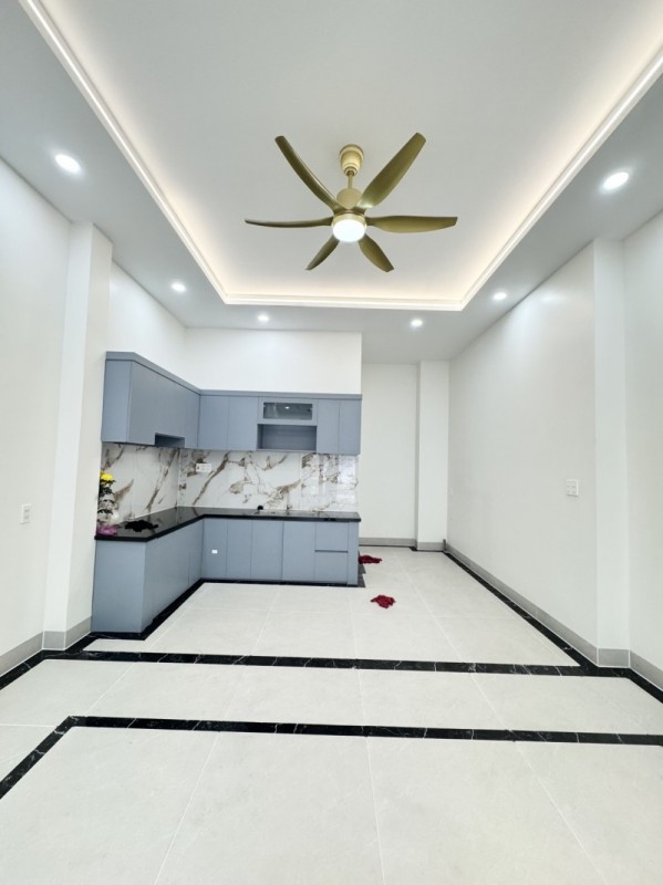 Bán nhà mặt phố đường Số 10, Tam Bình, Thủ Đức, TP HCM. DT 100m2, 2 tầng, giá 7.9 tỷ, sổ hồng riêng.