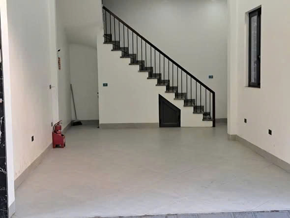 Cho thuê cửa hàng đẹp tại ngõ 467 Lĩnh Nam