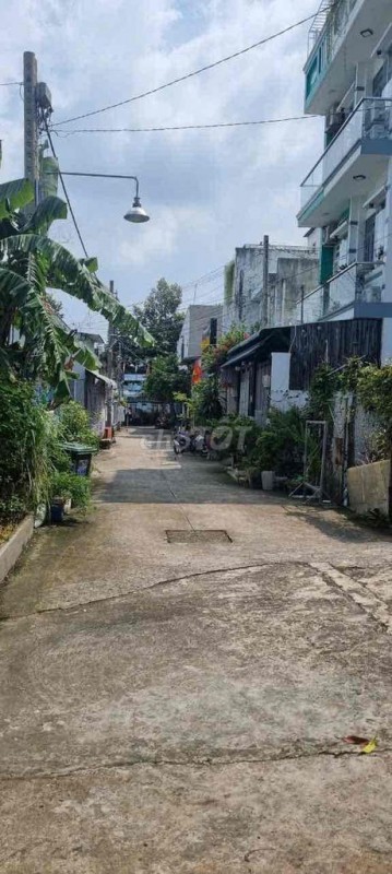 BÁN 1.950M² ĐẤT NÔNG NGHIỆP QUY HOẠCH ĐẤT Ở - HẺM XE HƠI - GIÁ CHỈ 7,8 TRIỆU/M² TẠI HÓC MÔN