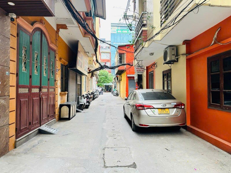 Phân lô VIP Trung Kính - Nhà mới 7 tầng thang máy - Ngõ ô tô tránh - Khu cán bộ dân trí cao