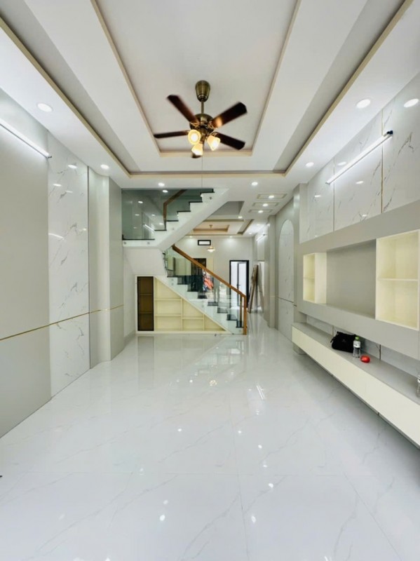 Bán nhà 4 tầng, 56m2 đường Trường Lưu, P. Long Trường, Q9, Thủ Đức, TP HCM.  5,78  tỷ.
