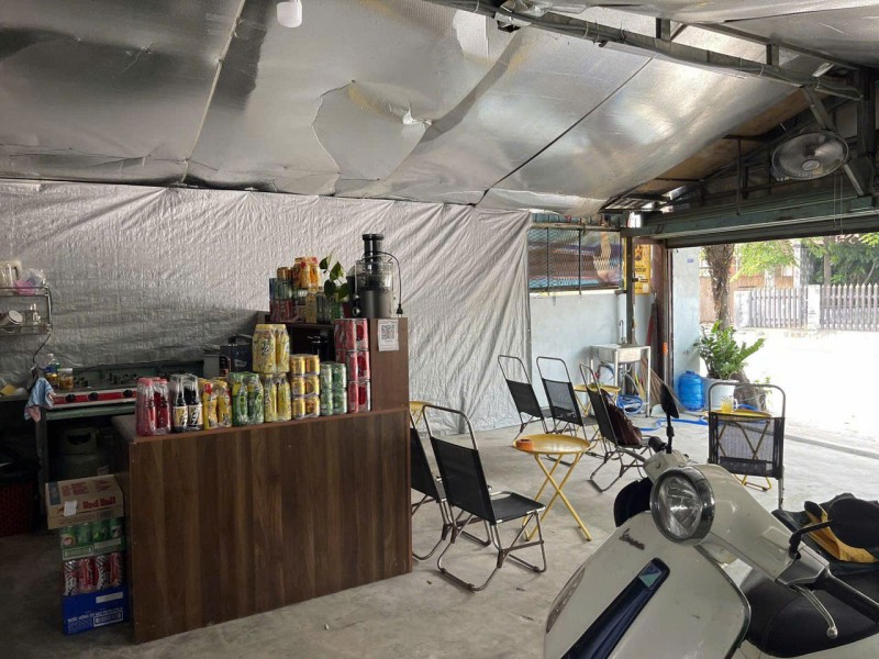 Hóc Môn ! SANG NHƯỢNG QUÁN CAFE VÕNG DT : 300 m2  MB thuê chỉ 7tr , có 2 PN máy lạnh, Tel :