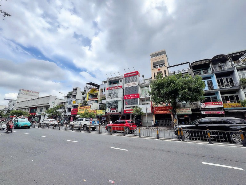 DUY NHẤT NHÀ BÁN MẶT TIỀN 40M ĐƯỜNG LÝ THÁI TỔ, QUẬN 3 - DT 74M2 - NHÀ 2 MẶT TIỀN TRƯỚC & VỪA Ở VỪA
