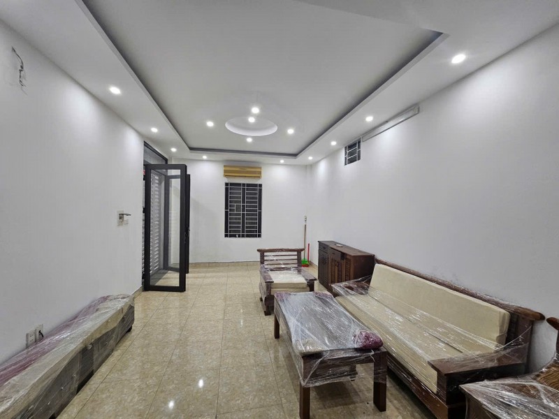 CHO THUÊ NHÀ NGUYÊN CĂN 5 TẦNG – VỊ TRÍ VÀNG NGỌC LÂM, LONG BIÊN