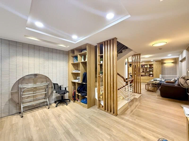 Bán nhà Hẻm 8m Sư Vạn Hạnh - ngay Vạn Hạnh Mail, 4,5x14m, 5 Tầng - 6PN, chỉ 18,9 Tỷ.