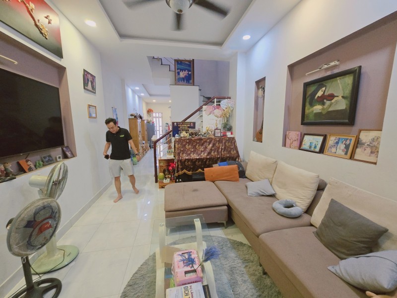 Bán nhà mặt phố đường Số 14, Phước Bình, Q9, Thủ Đức, TP HCM. DT 88m2, 3 tầng, giá 10,95  tỷ.