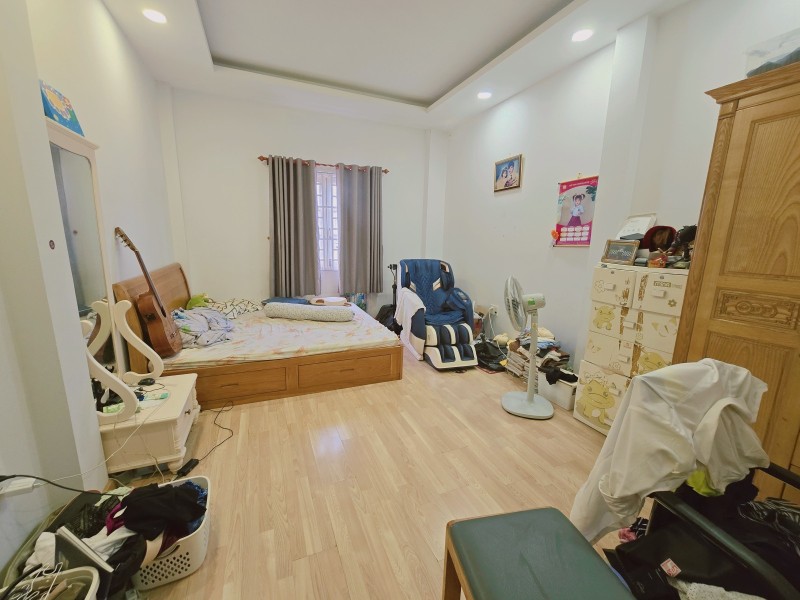 Bán nhà mặt phố đường Số 14, Phước Bình, Q9, Thủ Đức, TP HCM. DT 88m2, 3 tầng, giá 10,95  tỷ.