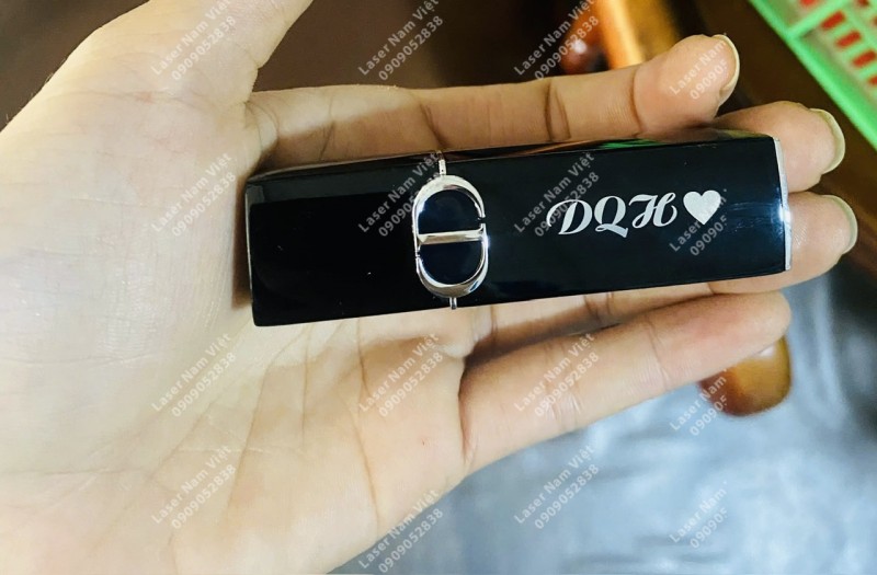 Khắc laser lên son theo yêu cầu - Quà tặng nhỏ xinh, dấu ấn riêng biệt