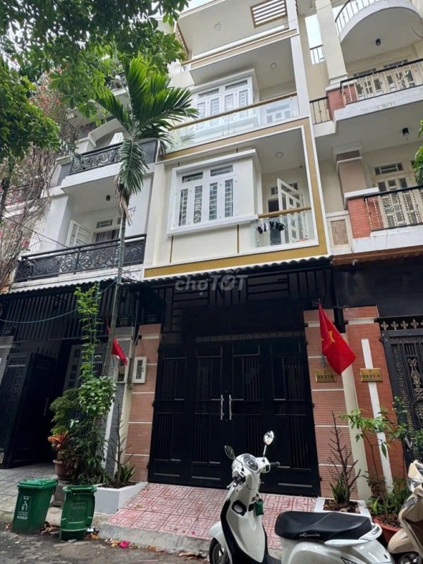 NHÀ ĐẸP- GIÁ TỐT - CẦN BÁN NHANH  NHÀ 4 LẦU KHU DÂN CƯ HƯNG PHÚ , Tp HCM