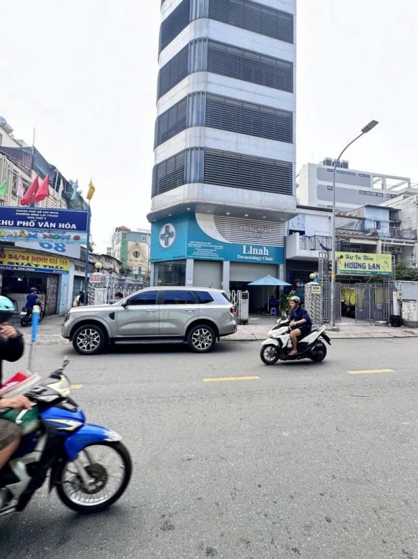 Bán Tòa nhà 2 mặt tiền Nguyễn Văn Đậu - gần Phan Đăng Lưu, 11x19m, 8 Tầng, chào 45,5 Tỷ.