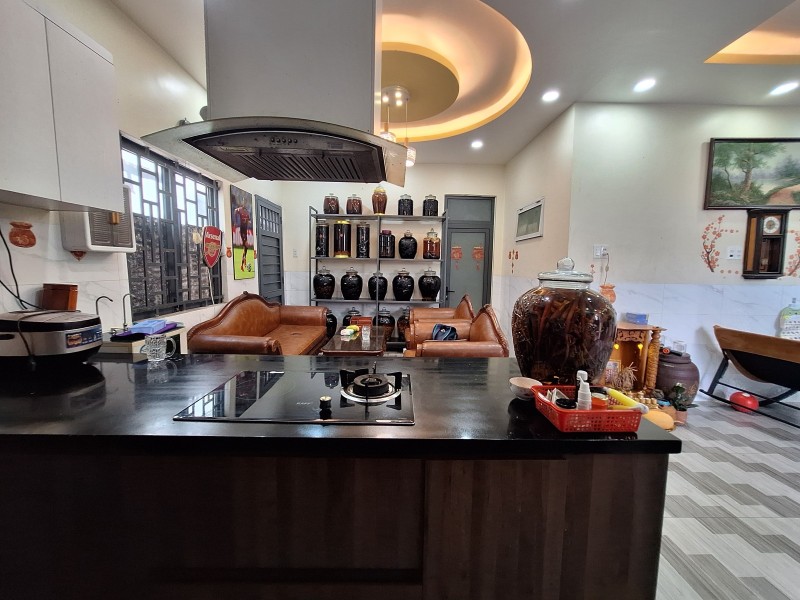 Bán nhà Quốc Lộ 13, Hiệp Bình Phước, Thủ Đức, TP HCM. DT 104m2,  2 tầng, SH. Giá 7,75  tỷ.