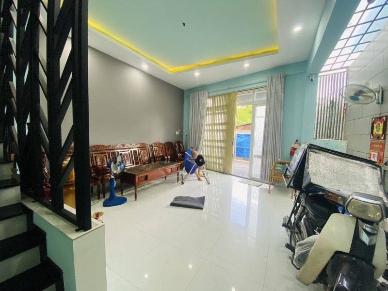 Bán nhà 3 tầng đường Số 23, Bình Trưng Tây, Q.2, TP HCM. DT 64m2, sổ hồng riêng. Giá 7.45 tỷ.