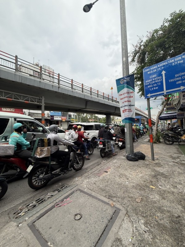 Bán nhà Mặt tiền Cộng Hòa - giao Hoàng Hoa Thám, 10,5x25m, 2 Tầng cũ, tiện xây, 48 Tỷ.
