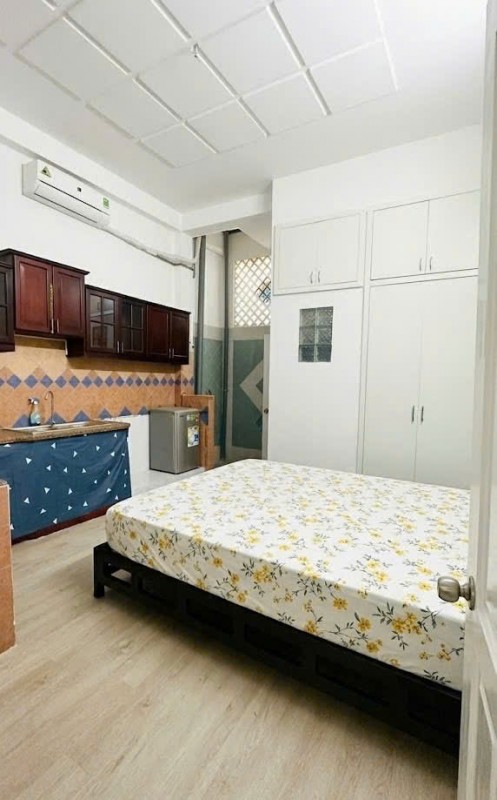 Nhà 4 tầng Hoàng Việt, QUẬN TÂN BÌNH, DT 4 x 15.5m (63 m2), 12.9 tỷ